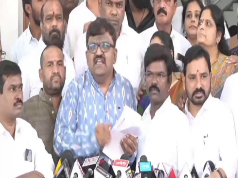 దిల్ రాజు తెలంగాణలో సినిమాలు మానుకో.. కల్లు , మాంసం దుకాణం పెట్టుకో : ఎమ్మెల్సీ దేశపతి శ్రీనివాస్