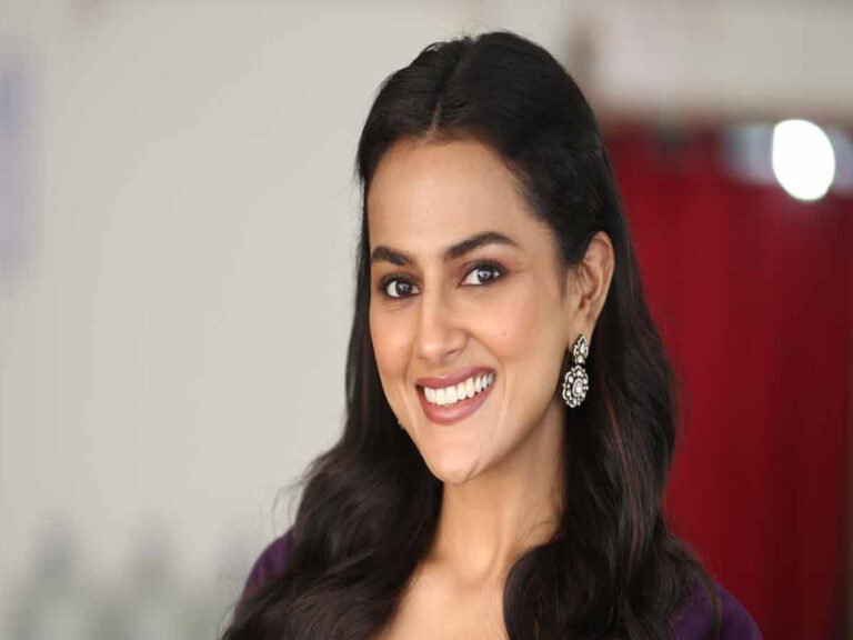 బాలయ్యని గాడ్ ఆఫ్ మాసెస్ ఎందుకు అంటారో నాకు ఇప్పుడు తెలిసిపోయింది : శ్రద్ధ శ్రీనాథ్