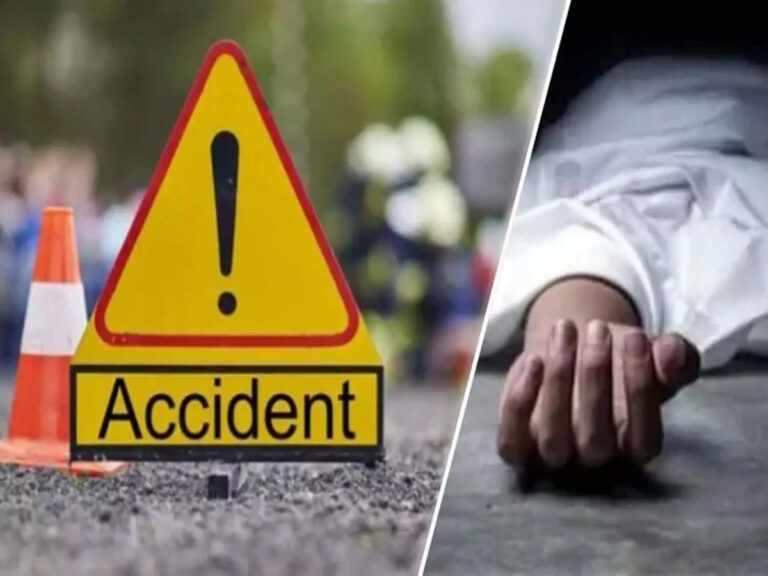 గుజరాత్లో లోయలో పడిన బస్సు.. ఏడుగురు దుర్మరణం