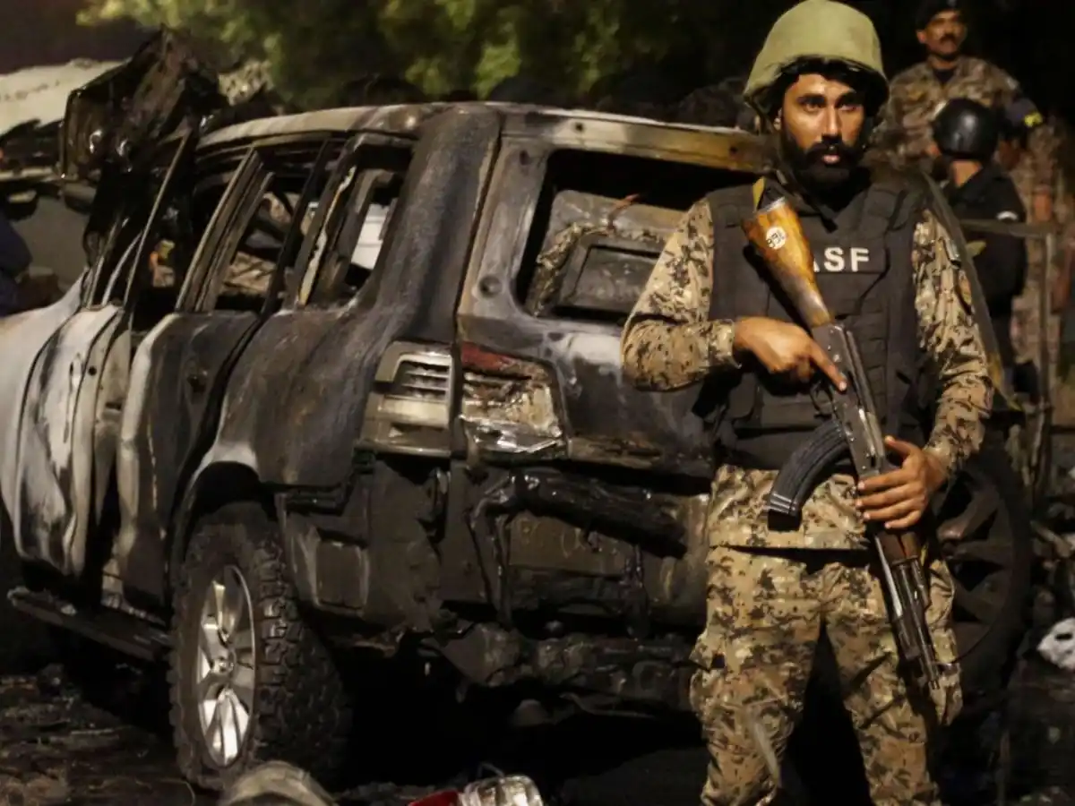 Nearly 10 soldiers and over 40 civilians killed in Pakistani attacks