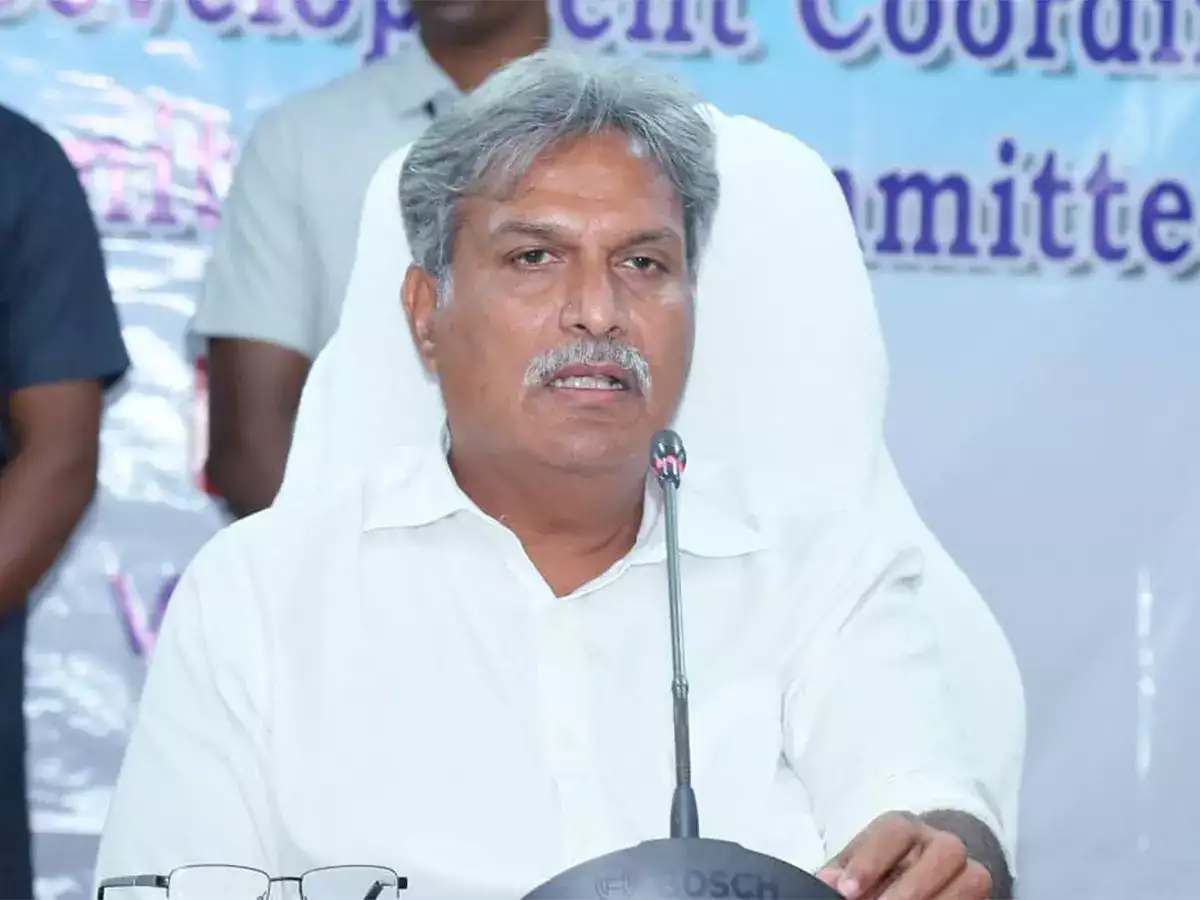 Former MP Keshineni Nani files complaint with Vijayawada Commissioner
