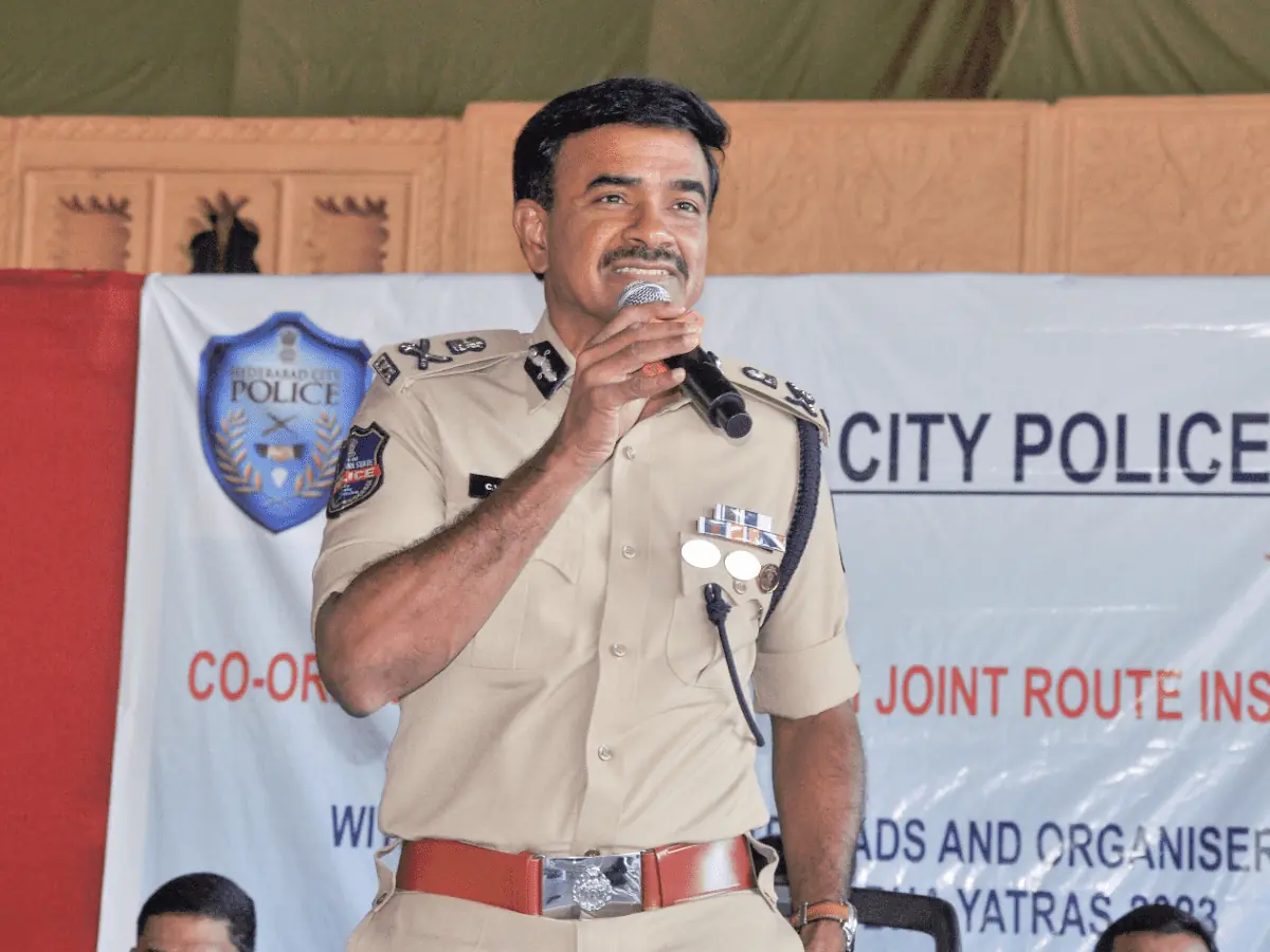 Hyderabad CP CV Anand receives international award
