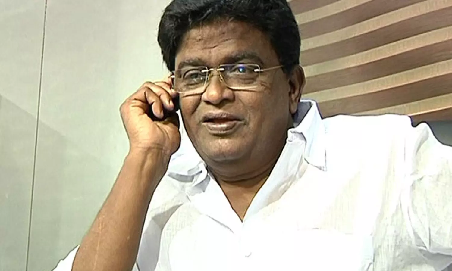 Jalil Khan collapses on stage at Kadapa Mahanadu
