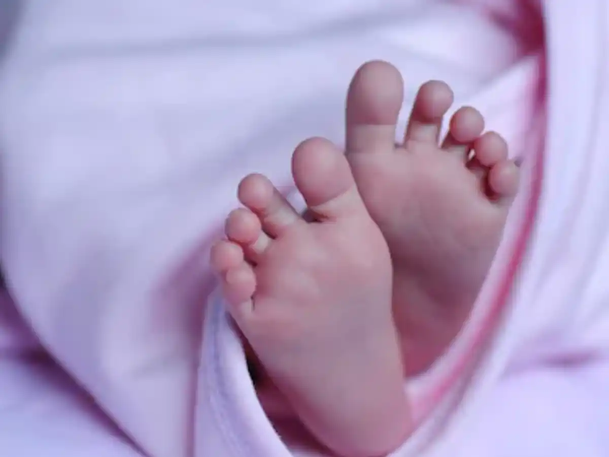 Father kills baby by slitting his throat, claiming he was born a girl