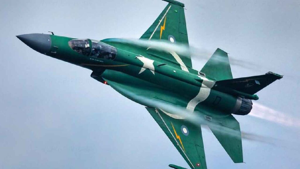 Pakistani pilot captured by India