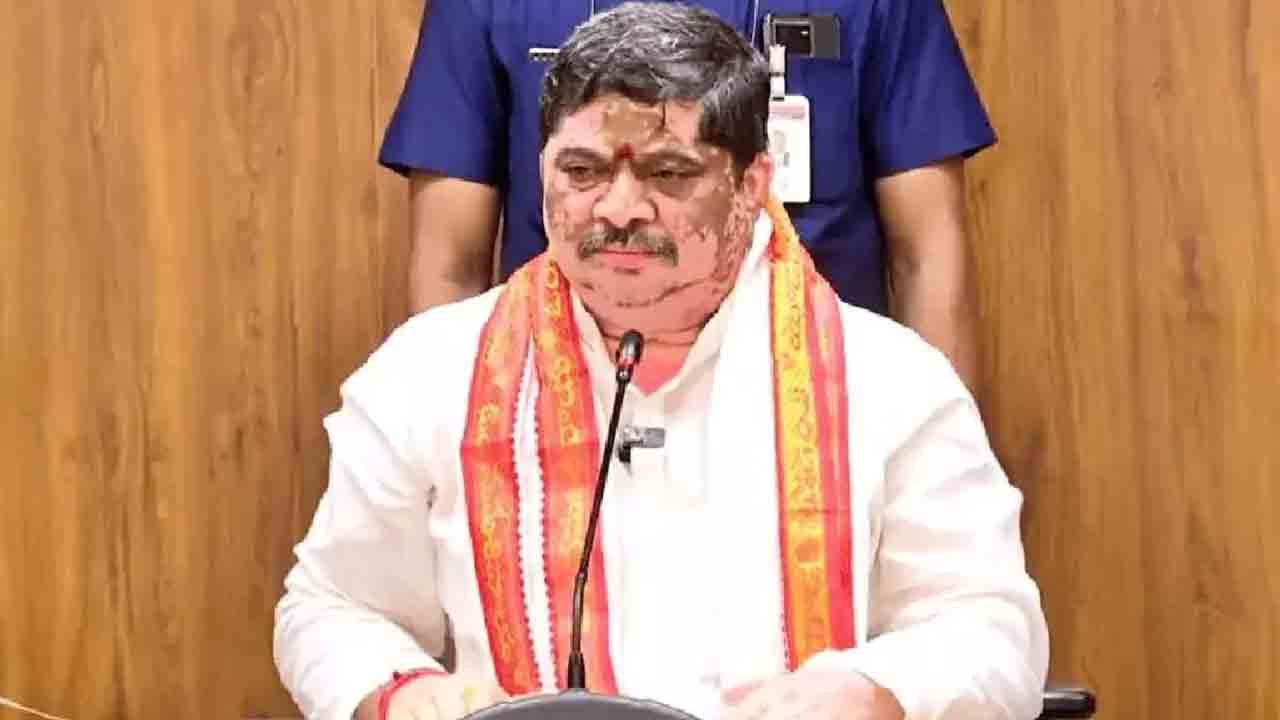RTC union leaders hold talks with Minister Ponnam Prabhakar