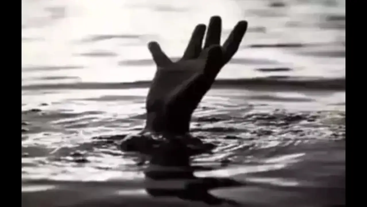 6 youths go missing in Godavari near Medigadda Barrage