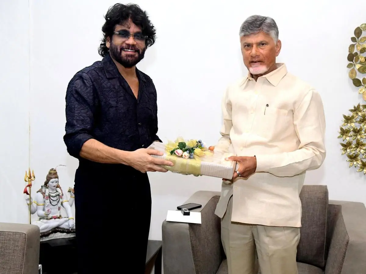 Akkineni Nagarjuna reaches CM Chandrababu's house