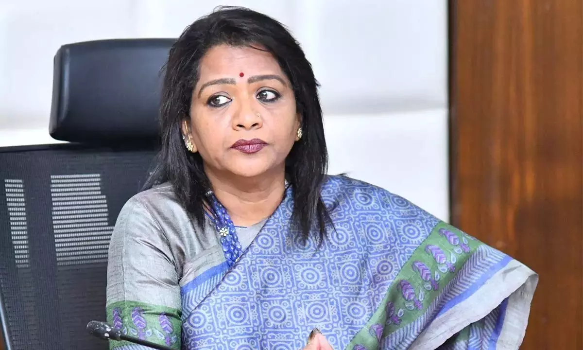 Hyderabad Mayor Gadwal vijayalakshmi receives harassment lifethreat call from unknown person