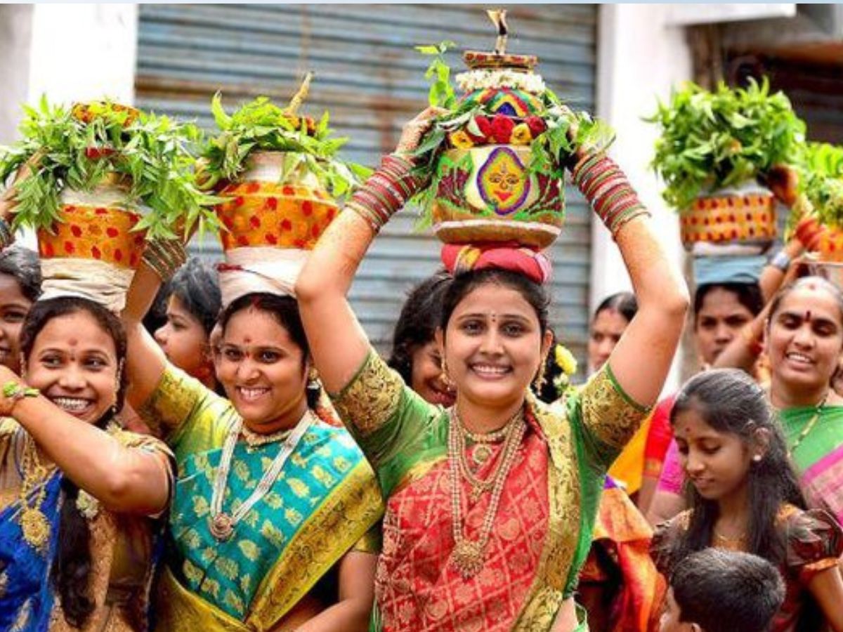 ponnam prabhakar review on telangana bonalu