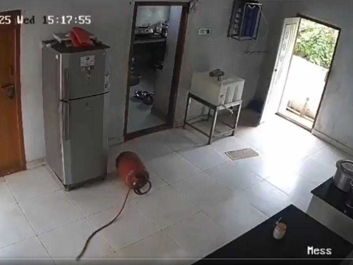 A gas cylinder leaked and exploded in an unprecedented manner