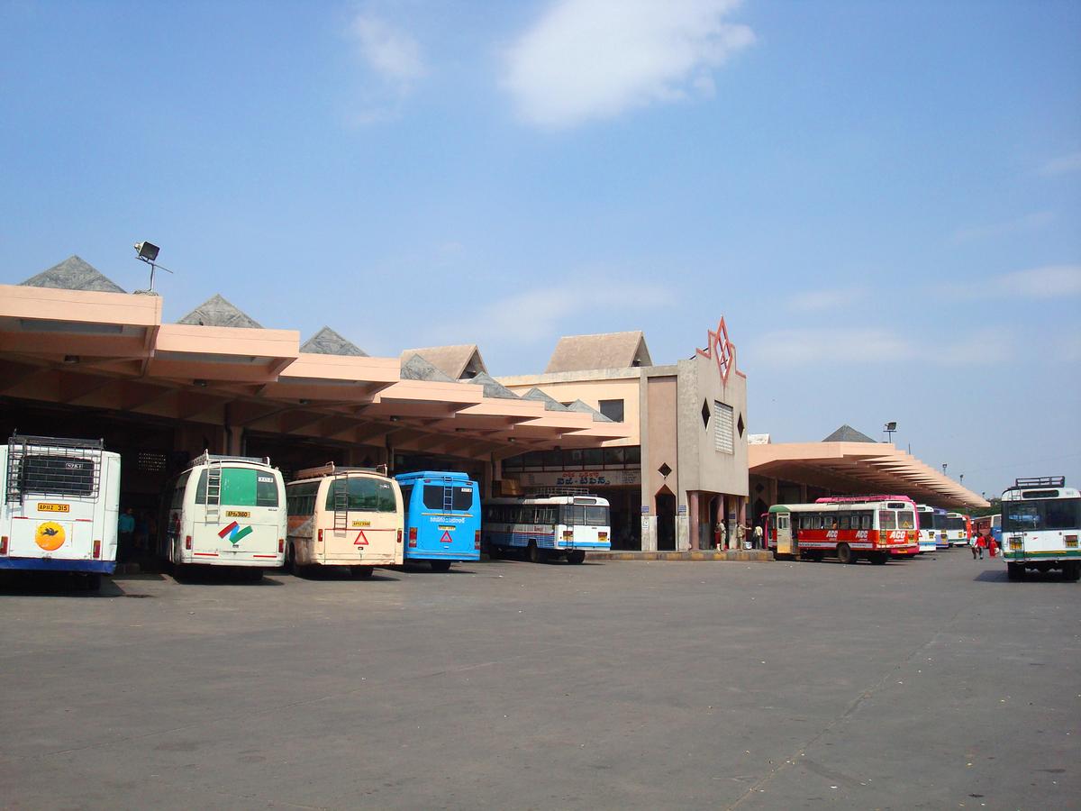 RTC is making arrangements to build a new bus stand with modern facilities in Aramgarh, Hyderabad.