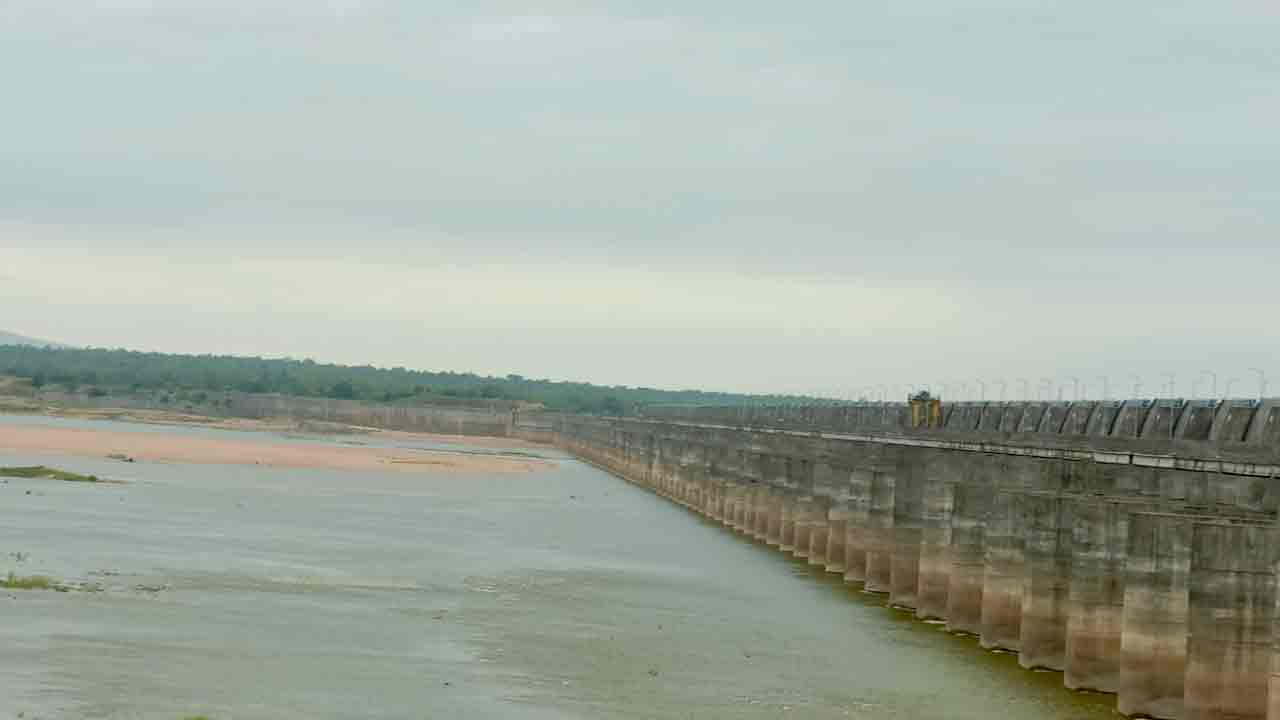 Medigadda Lakshmi Barrage inflow, outflow 8,19,500 cusecs