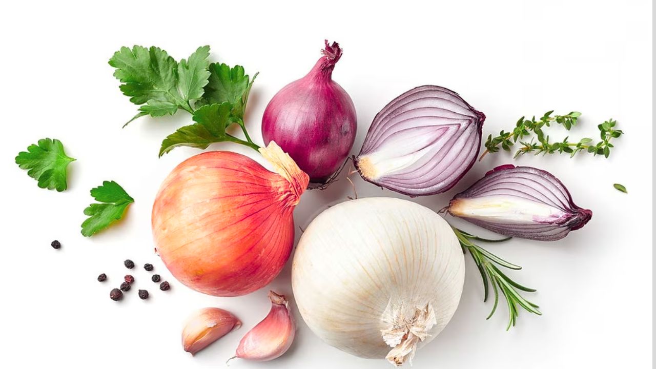 The Spiritual and Scientific Reasons to Avoid Garlic & Onions in Shravan Month