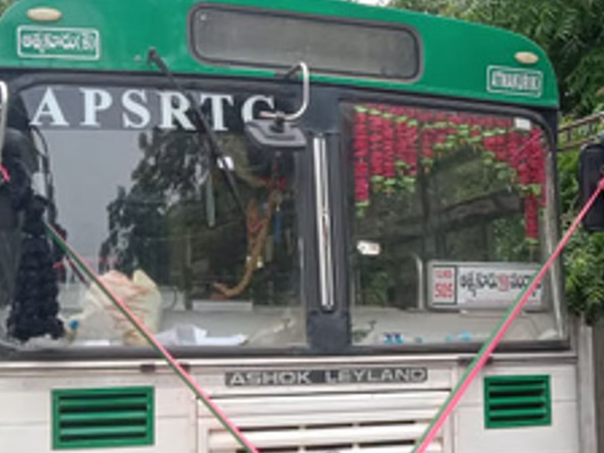 Thief steals RTC bus while driver is sleeping