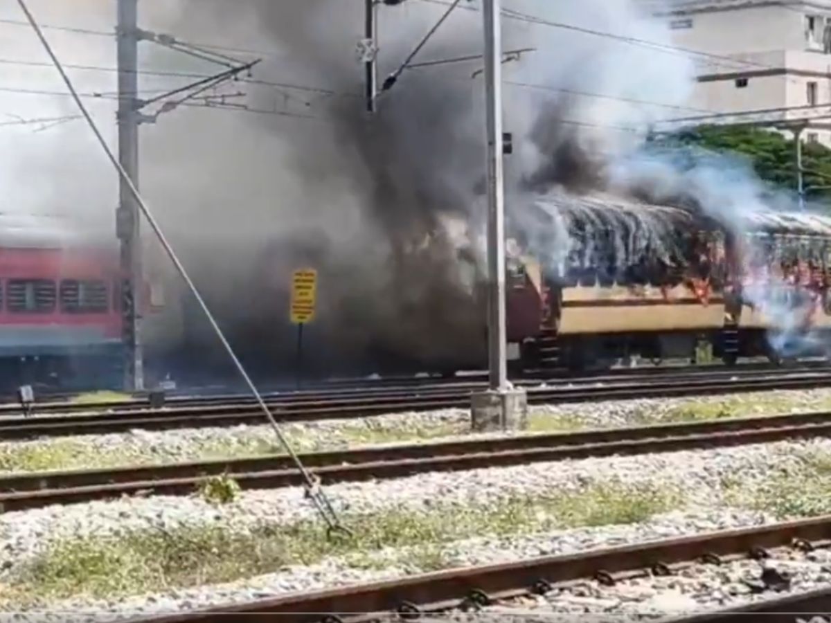 Massive fire breaks out on Hissar to Tirupati train