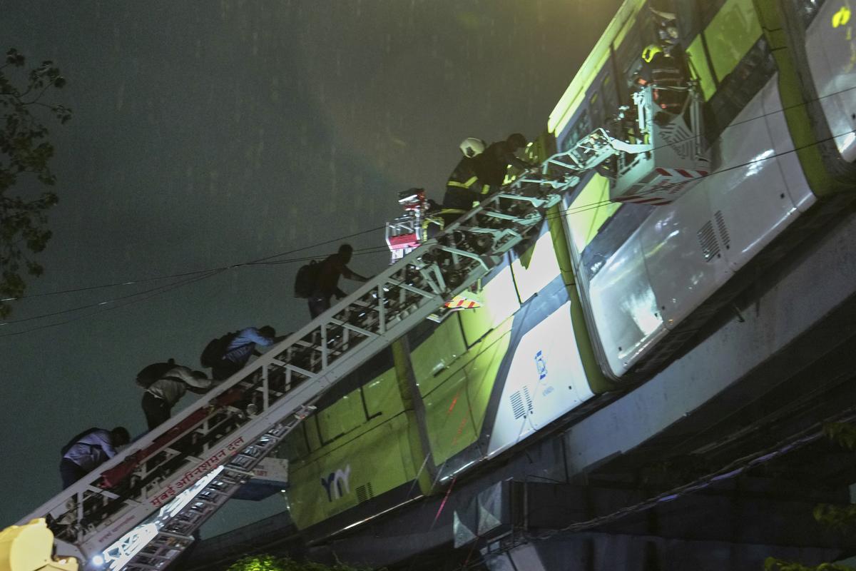 Mumbai rains updates Nearly 800 rescued as two monorails halt midway