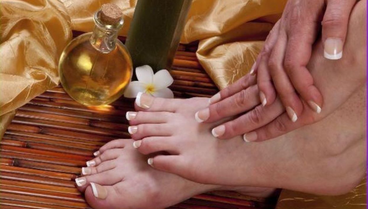 Natural Ways to Protect Foot Health During the Rainy Season