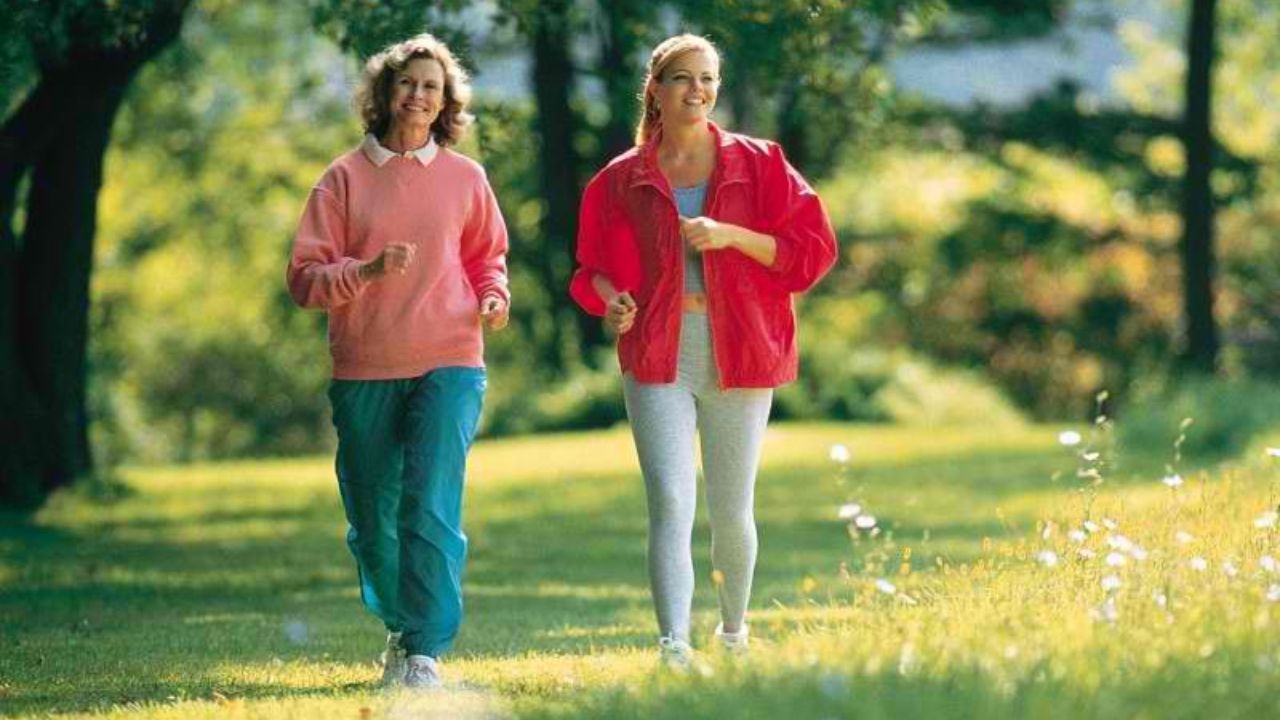 5 Amazing Benefits of Walking After Meals