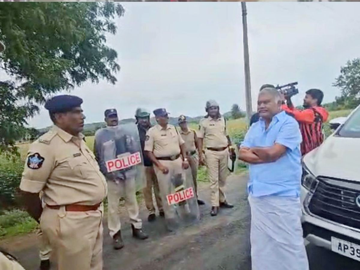 Police stopped Kethireddy Pedda Reddy from going to Tadipatri