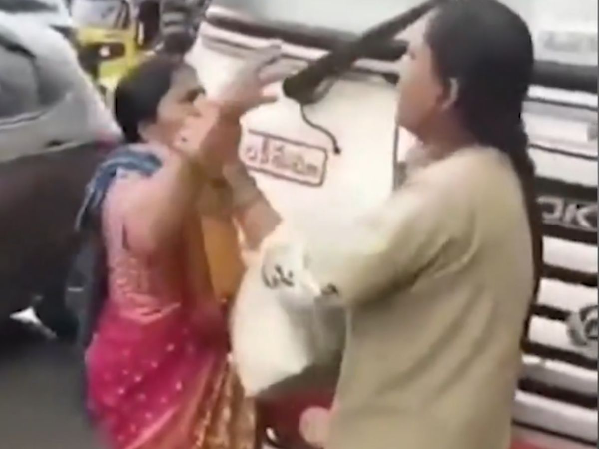 Female passenger attacks female conductor