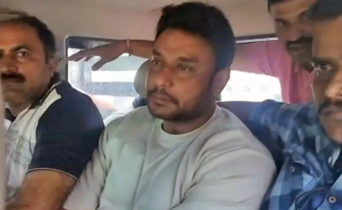 Chitradurga Renukaswamy murder case Actor Darshan pleads for poison in court