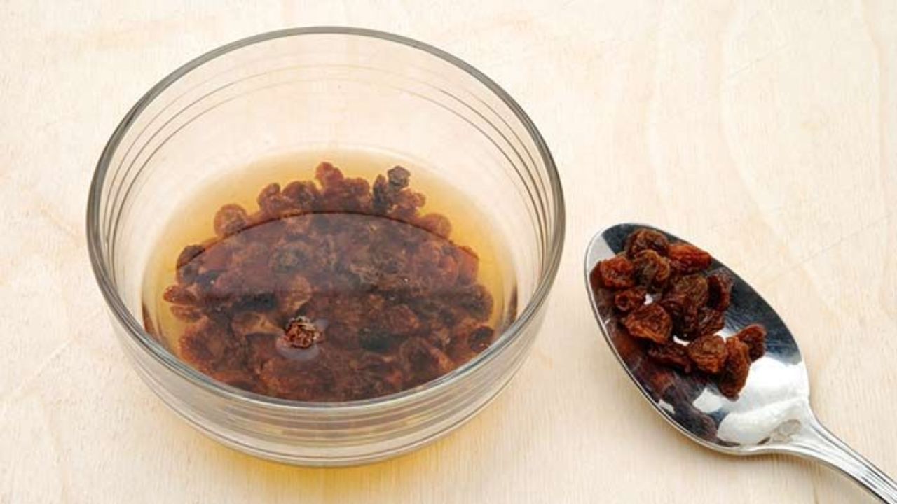 Top Health Benefits of Drinking Raisin Water
