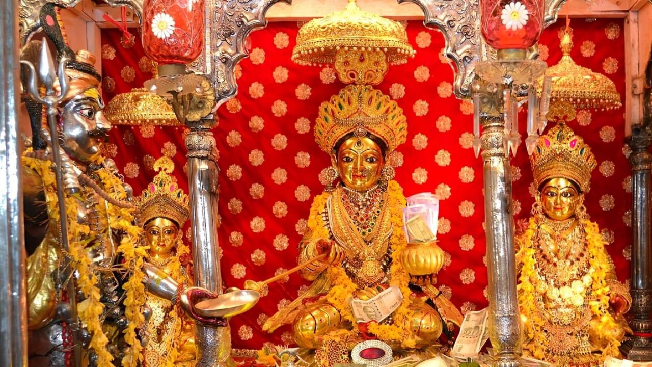 Divine Glory of Annapurna Devi Temple in Kashi