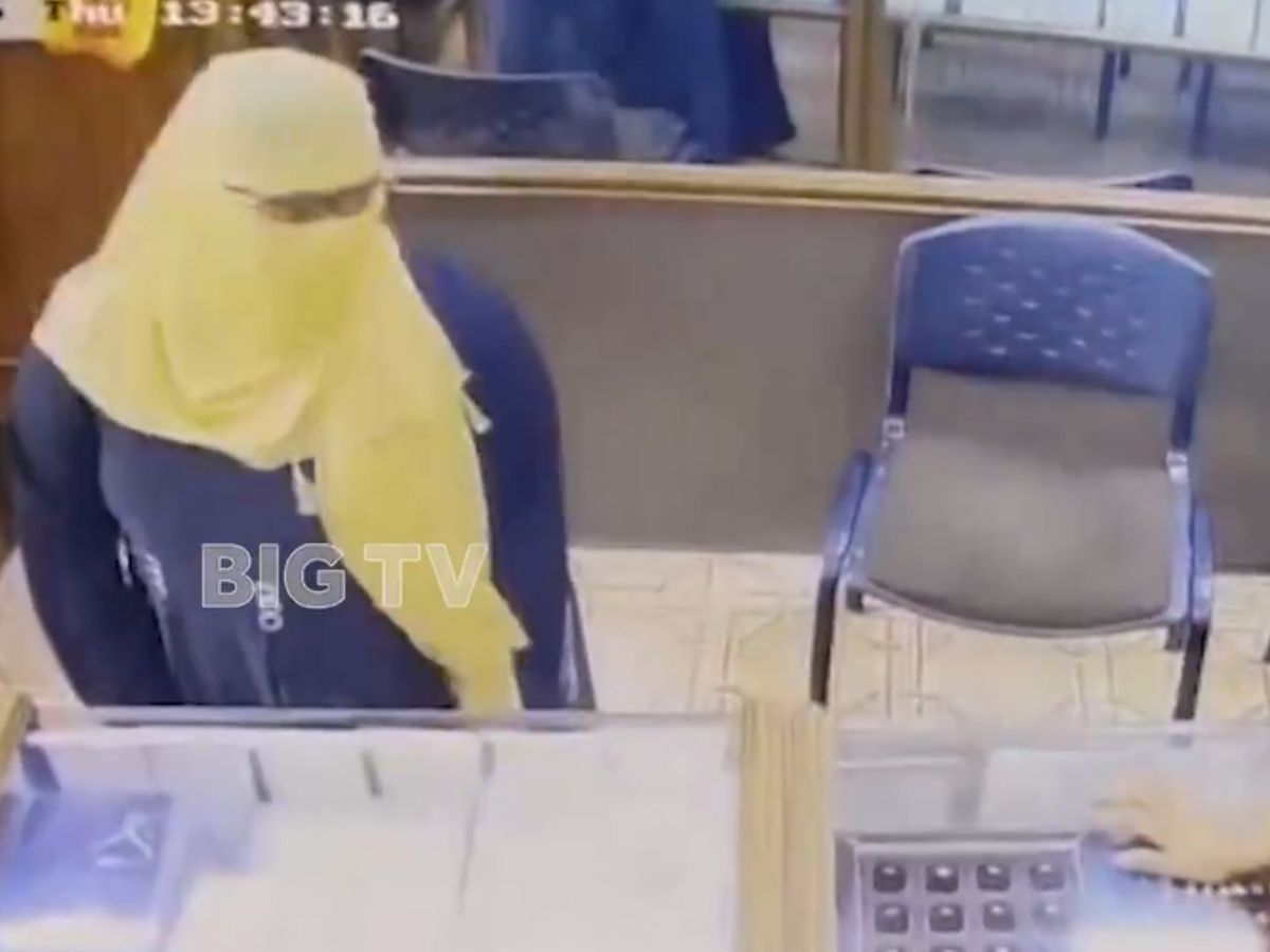 Woman caught red-handed taking out a loan without her husband's knowledge