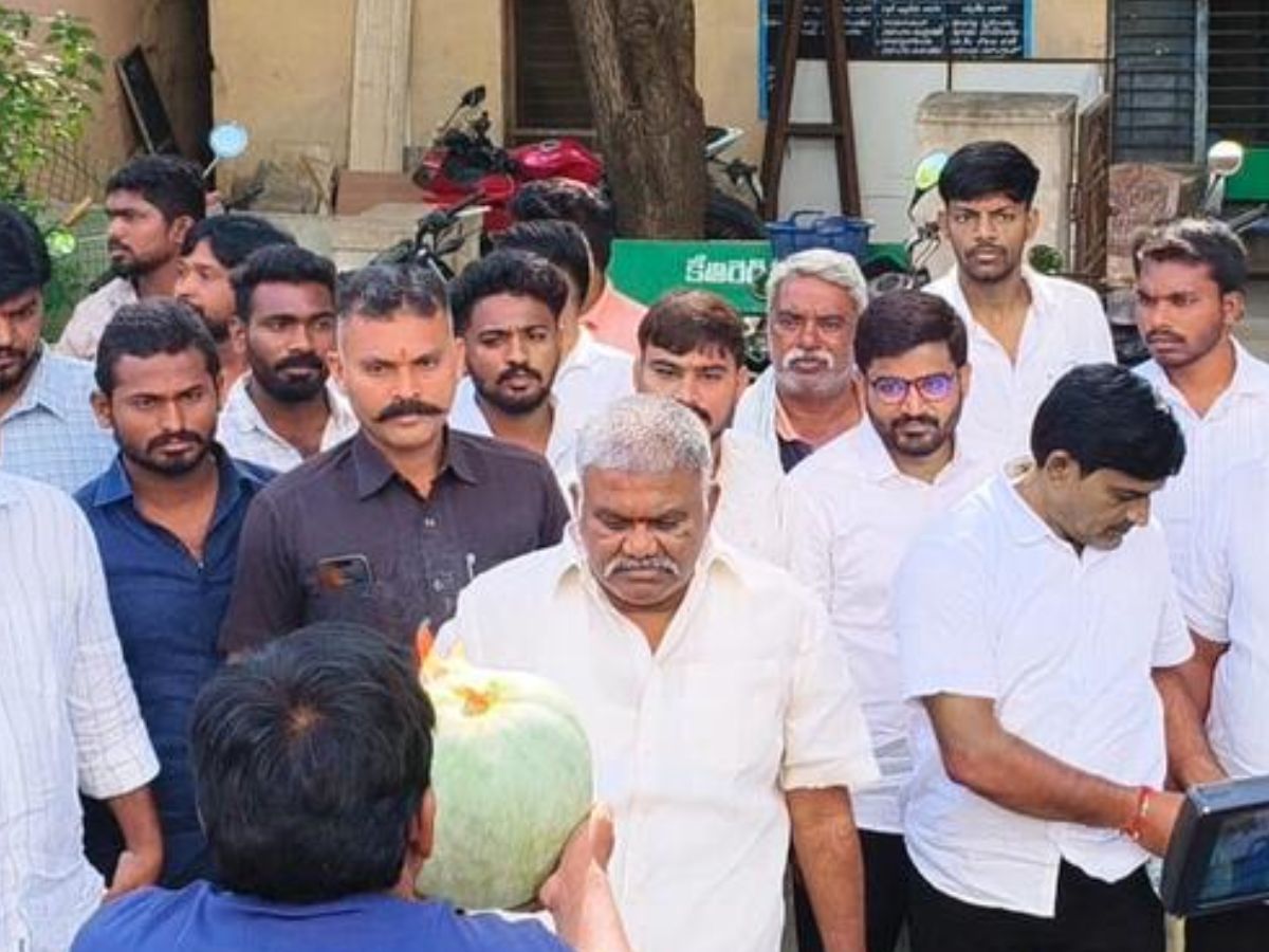 Former MLA Kethireddy Pedda Reddy finally reached Tadipatri