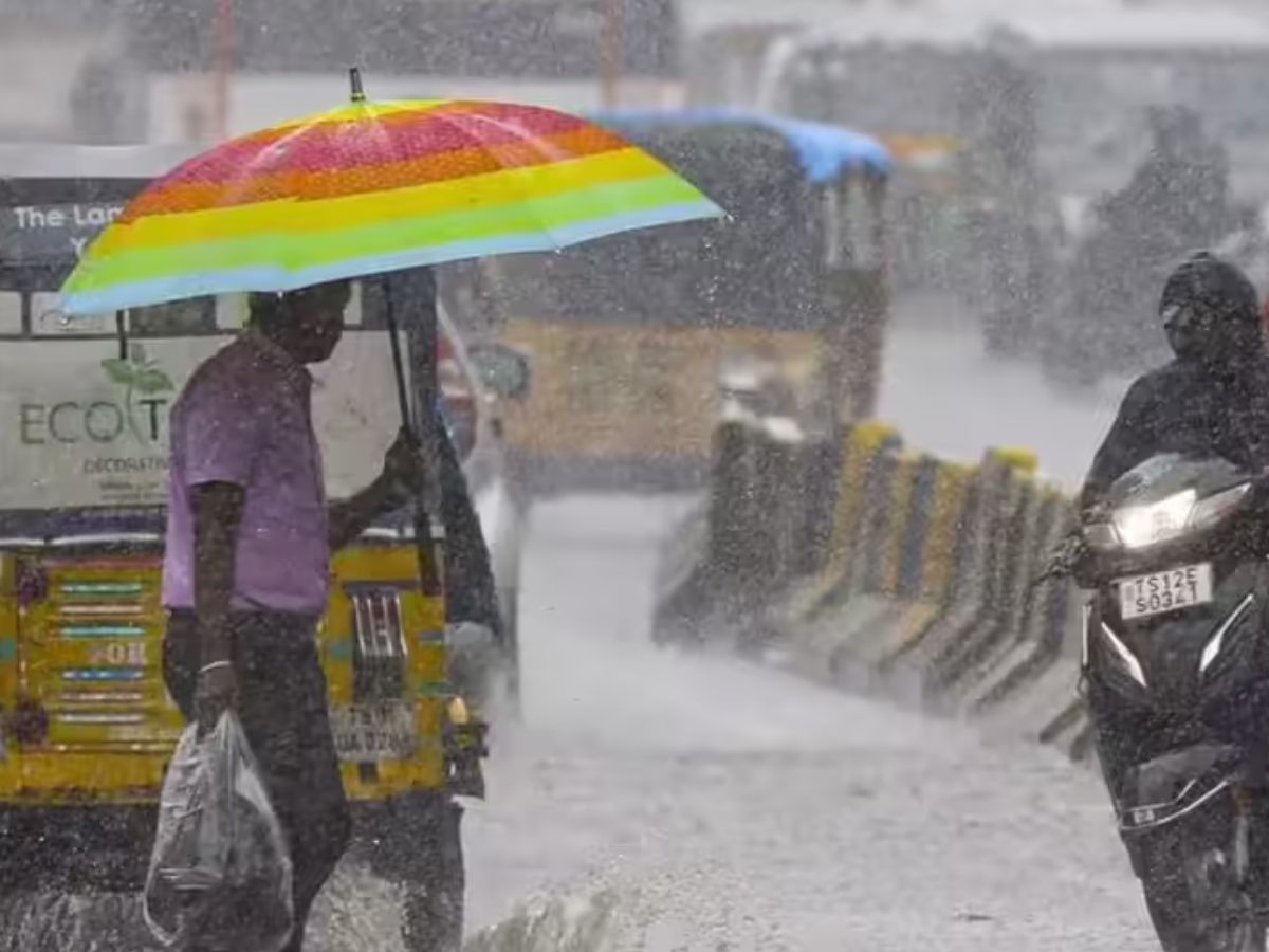 Heavy rains lashed many parts of Hyderabad