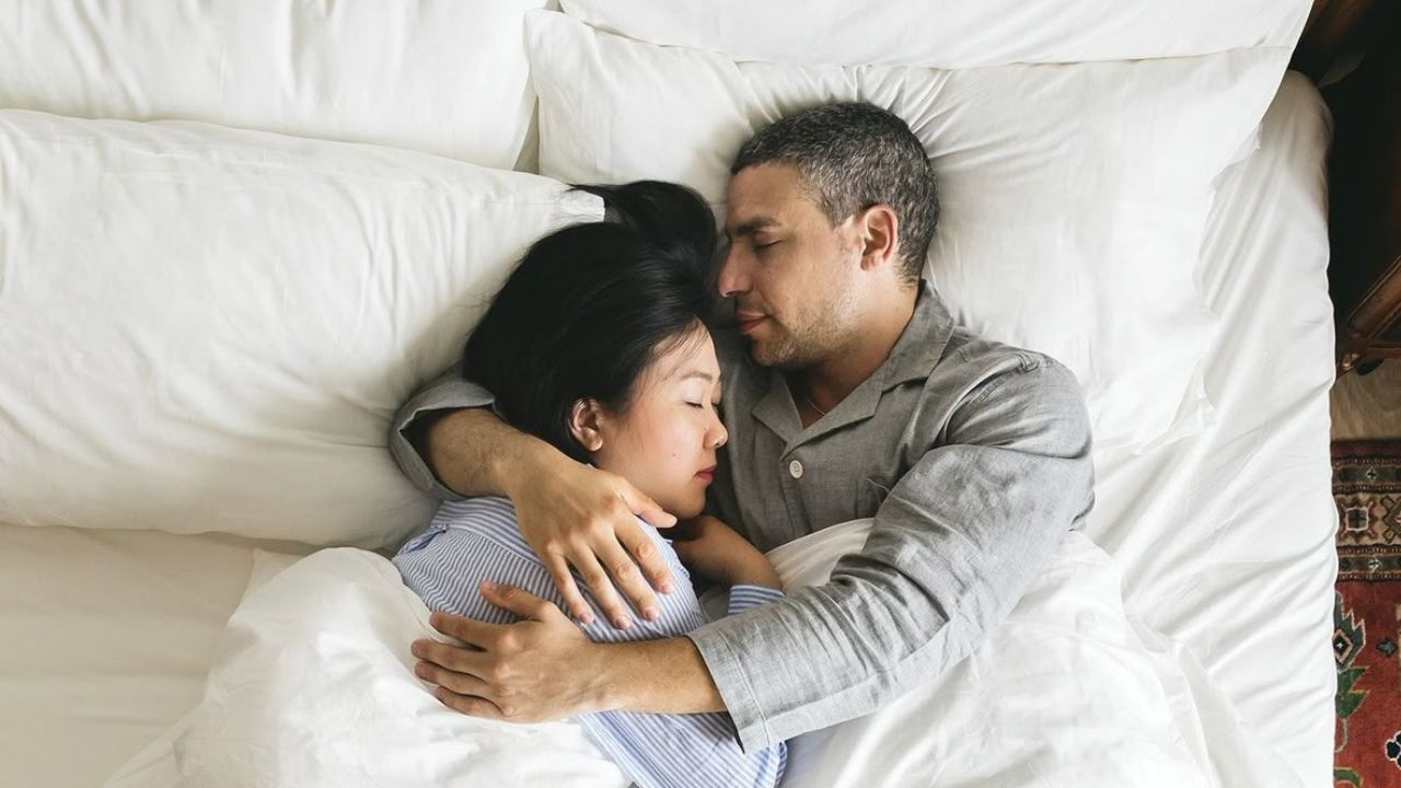 Couples Who Sleep Like This Always Attract Wealth at Home!