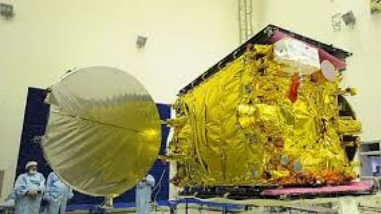 The Secret Behind Heavy Satellites – Why Gold Is Used in Indian Spacecraft
