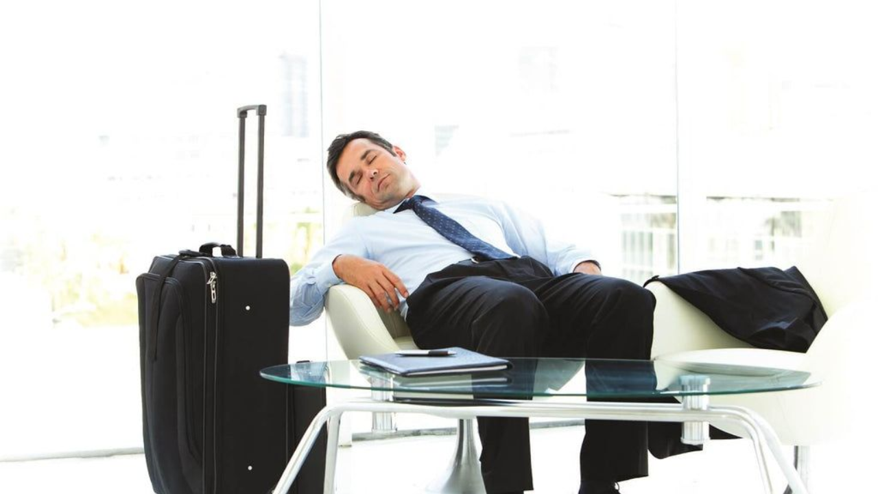 Does Weekend Sleep Harm Your Health? The Truth About Social Jet Lag