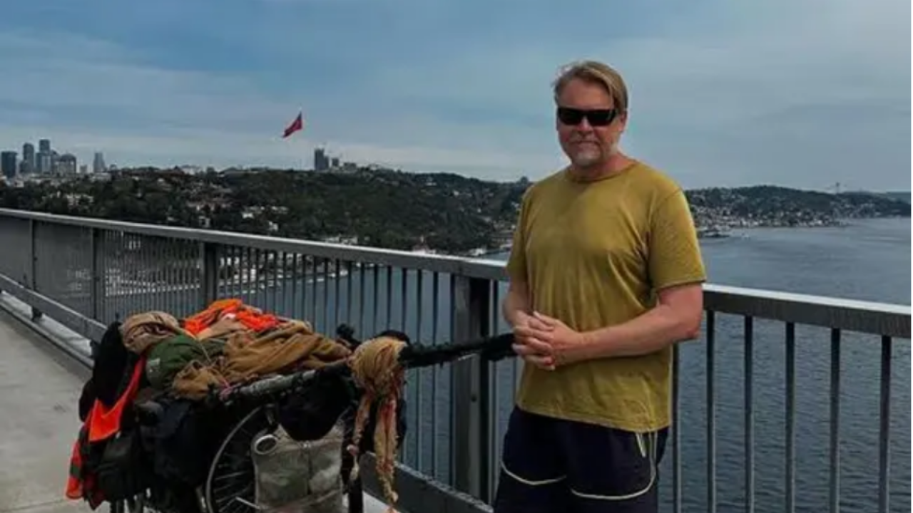 A Journey on Foot That Changed the World: One Man’s Walk from 1998 to 2026