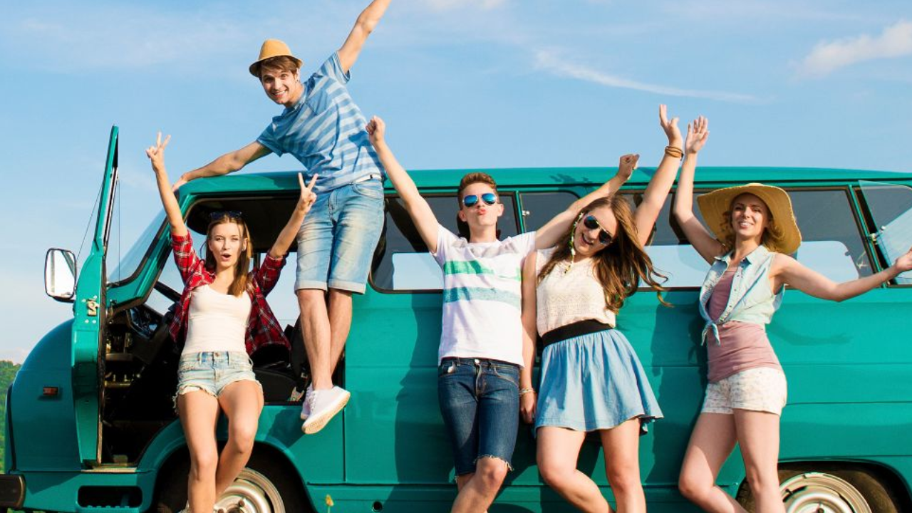 Gen Z Travel Trend: Exploring the World Without Phones