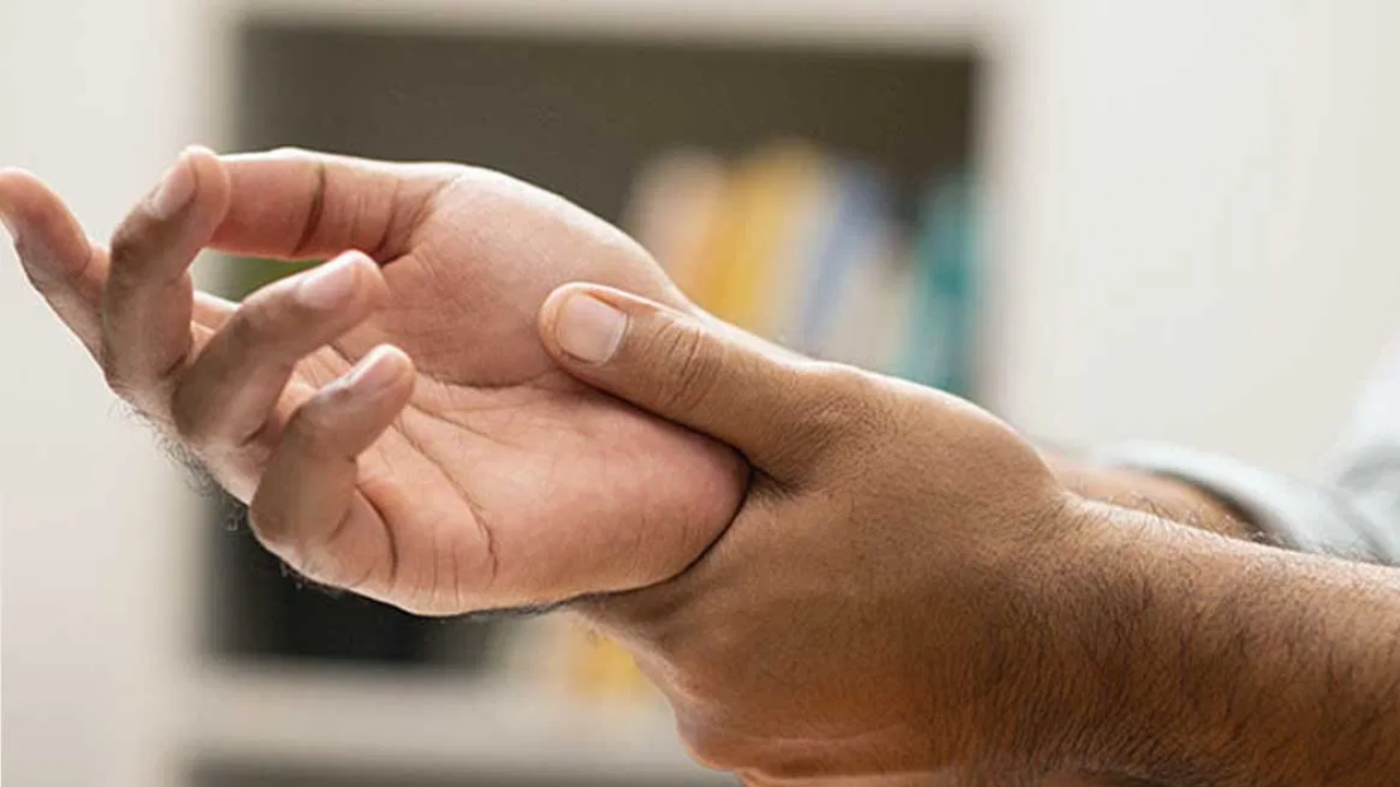 Nighttime Hand Numbness: Possible Causes You Should Know