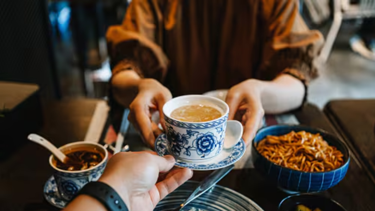 Drinking Tea After Tiffin? Health Experts Share a Warning